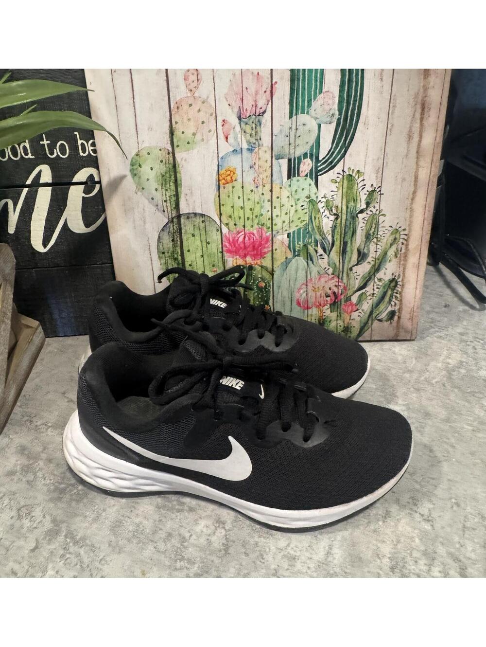 Nike Revolution 6 Next Nature Running Shoe Women's Size 6 Black - Picture 1 of 7